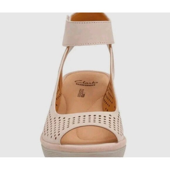 Clarks Reedly Salene Tan Perforated Leather Wedge Sandals in Womens Size 9.5 Pe - Picture 1 of 9